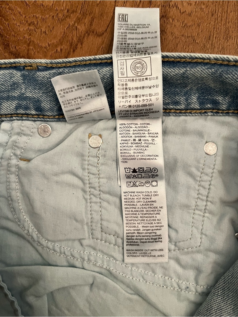 NWT Levi’s Middy Wide Leg Ankle Lightweight Jeans - Picture 8 of 13